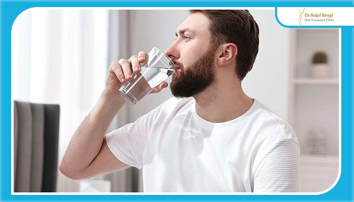 ارتباط کم‌آبی بدن با شکست کاشت مو