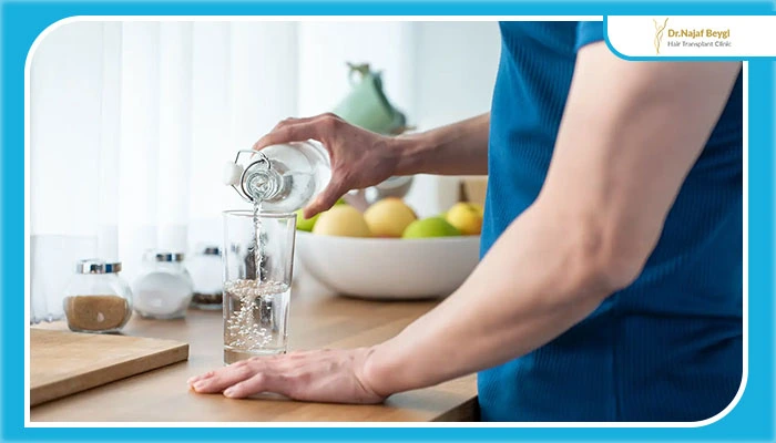 ارتباط کم‌آبی بدن با شکست کاشت مو