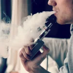 آیا مصرف سیگار الکترونیکی روی کاشت مو تاثیر دارد؟