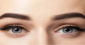 کاشت ابرو و ریزش مو: آیا با هم مرتبط است؟