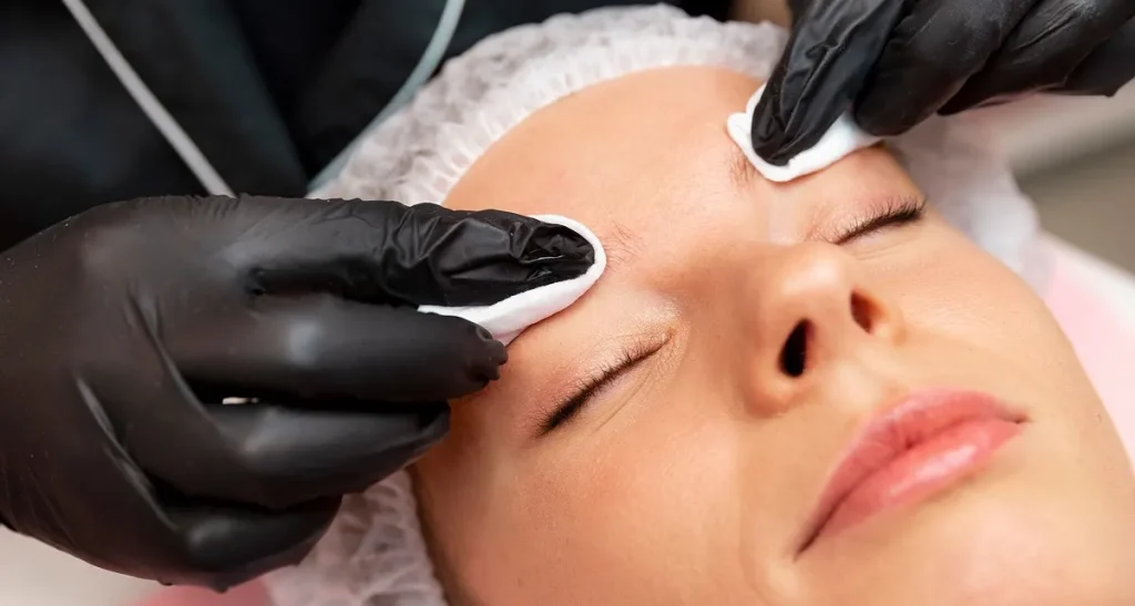 علت ریزش موی سر بعد از کاشت ابرو