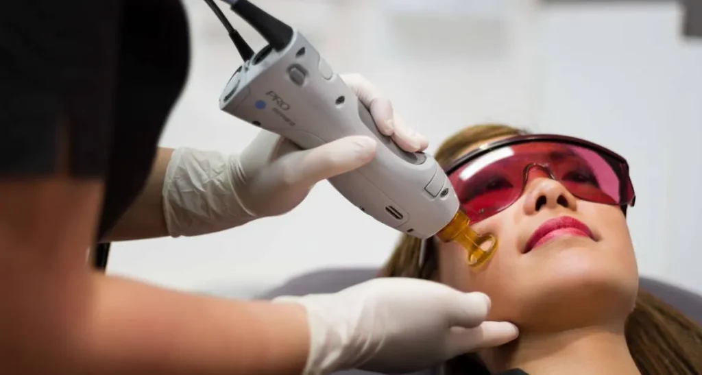 اهمیت تجربه و تخصص اپراتورها در مراکز لیزر تهران