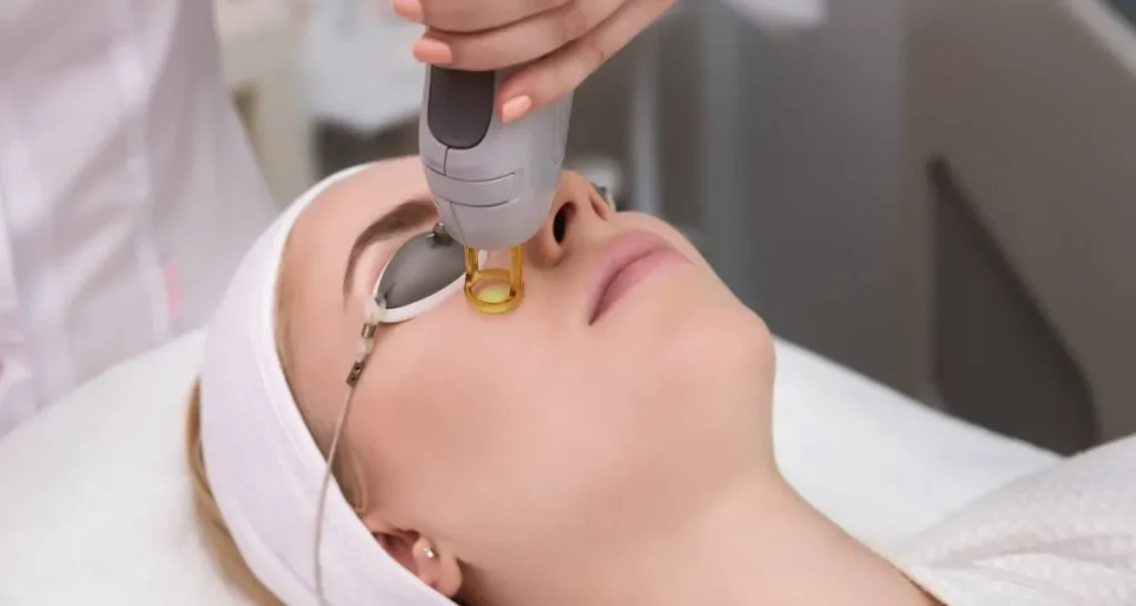 مزایای استفاده از دستگاه های پیشرفته در کلینیک لیزر تهران