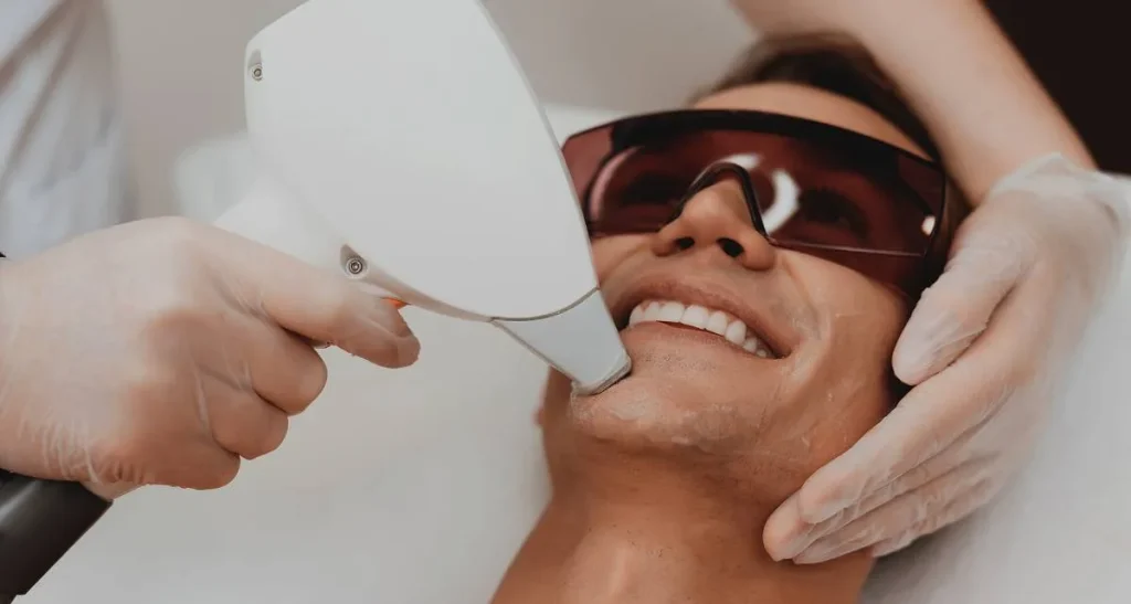 معیارهای انتخاب بهترین مرکز لیزر تهران برای مردان و زنان