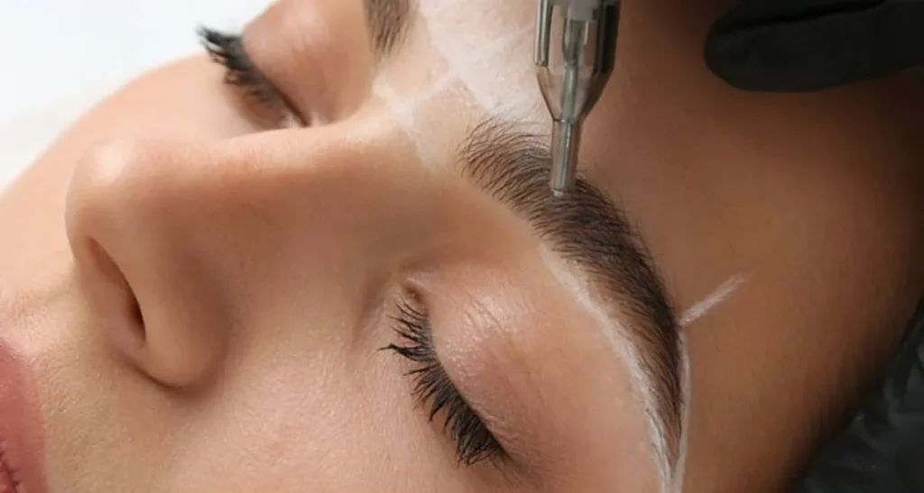 مدت ماندگاری کاشت ابرو چقدر است