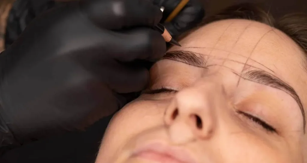 بهترین شکل خوابیدن بعد از کاشت ابرو