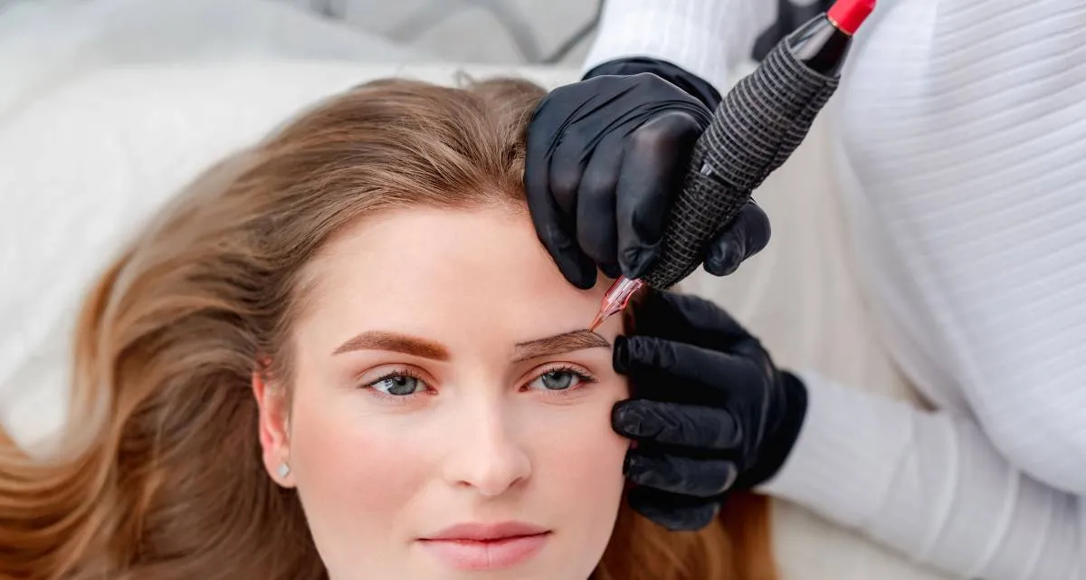 بهترین روش خوابیدن بعد از کاشت ابرو | معرفی 6 روش خوابیدن پس از کاشت ابرو