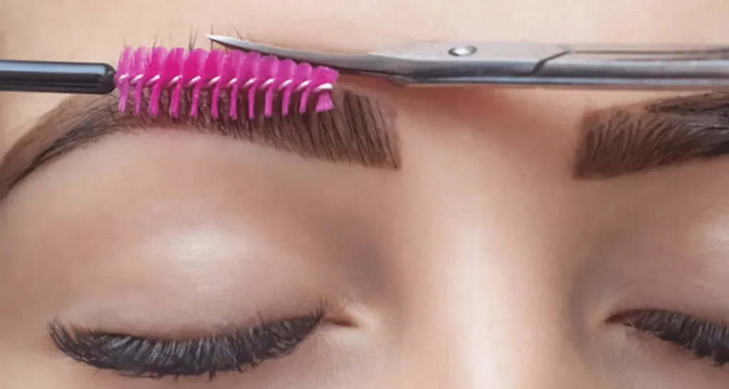 چند روز بعد از کاشت ابرو میتوان قیچی کرد؟