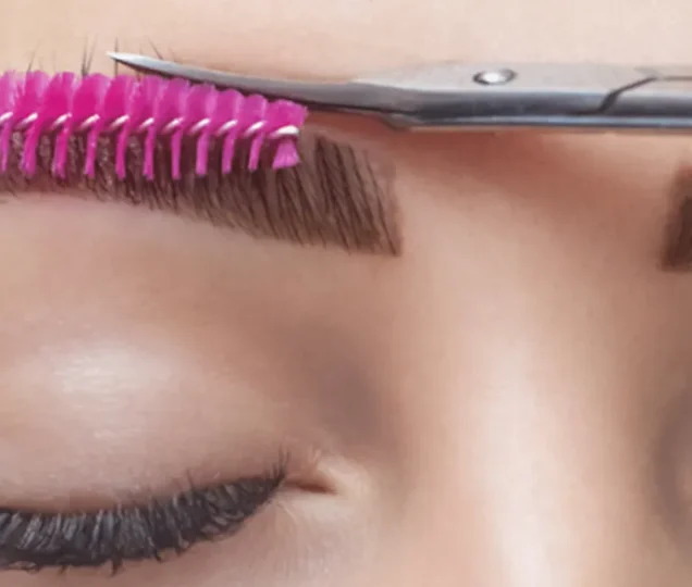 چند روز بعد از کاشت ابرو میتوان قیچی کرد؟