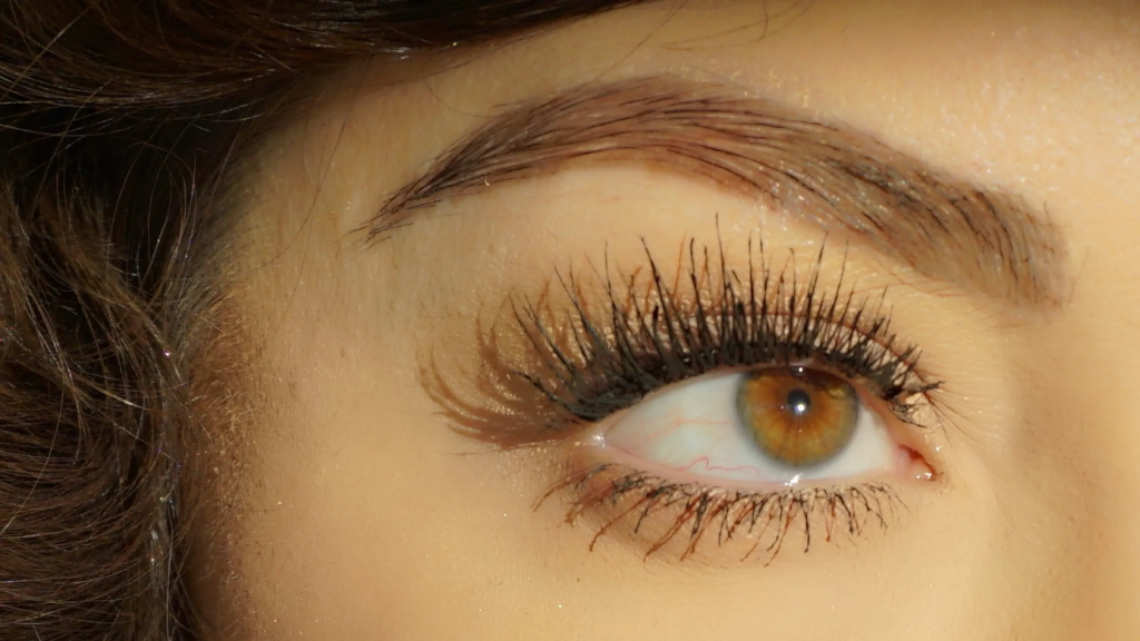 رنگ کردن ابرو بعد از کاشت ابرپ