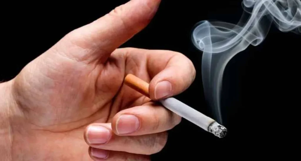 ارتباط سیگار با افزایش التهاب، تورم و کبودی لب