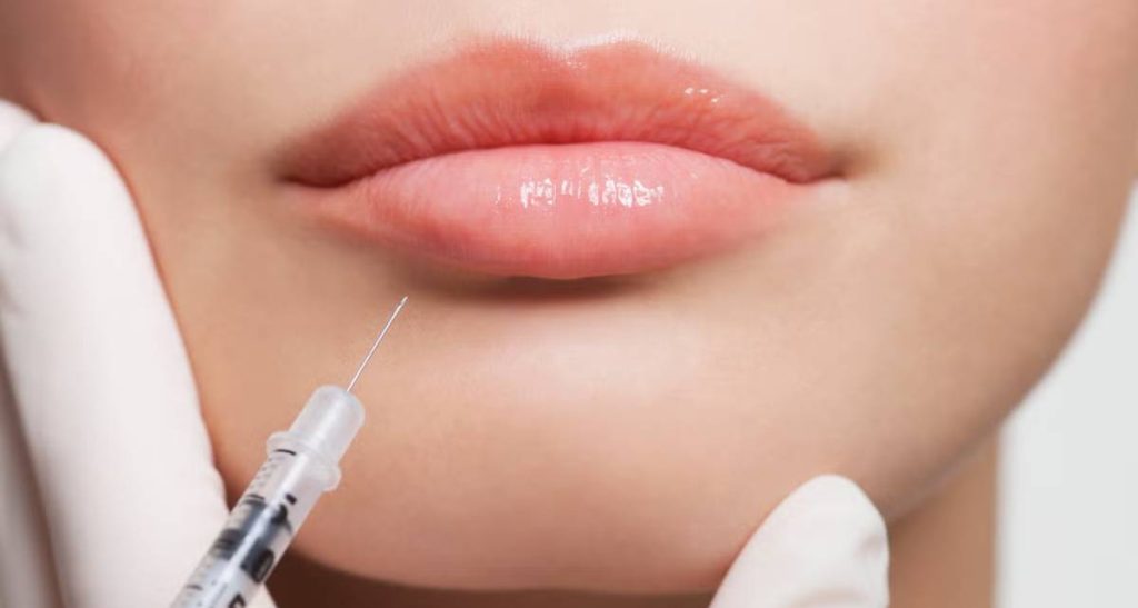 تزریق آنزیم برای اصلاح فیلر لب