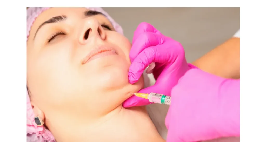 مراحل انجام تزریق آنزیم برای از بین بردن چربی صورت چگونه است؟