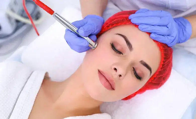 لیزر فراکشنال بهتر است یا میکرودرم ابریژن