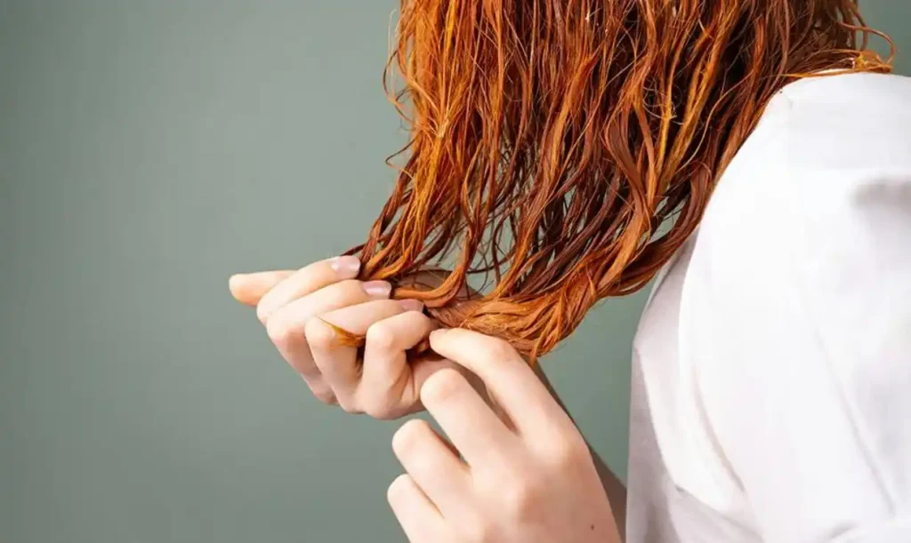 ریزش مو در زنان چیست و چگونه اتفاق میافتد؟